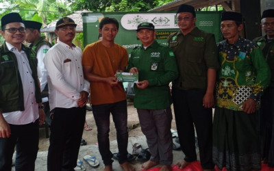 LAZISNU PCNU Bandung Salurkan Bantuan untuk Korban Angin Puting Beliung di Kecamatan Palas